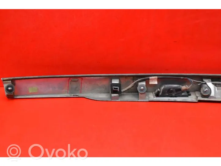 Opel Zafira B Lampa oświetlenia tylnej tablicy rejestracyjnej 13137862