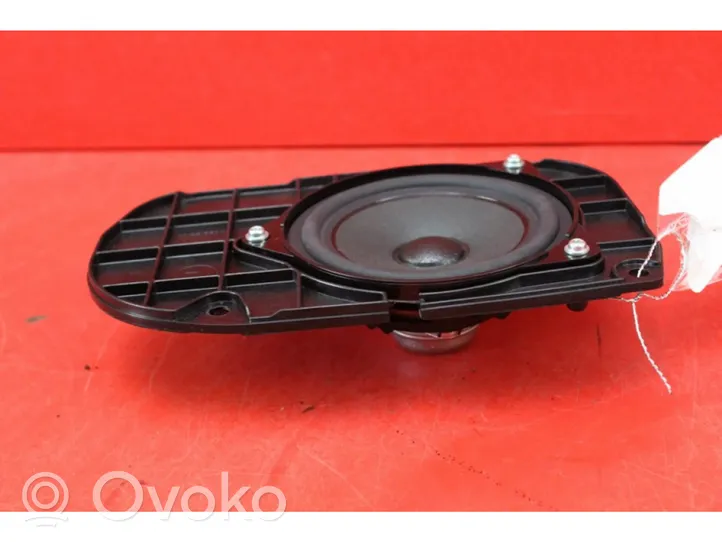 BMW 5 E60 E61 Subwoofer 9239183-01