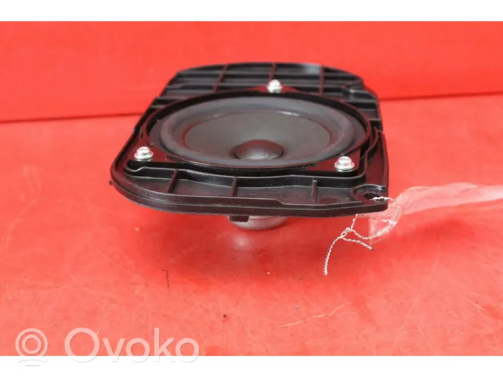 BMW 5 E60 E61 Subwoofer-bassokaiutin 9239184-01