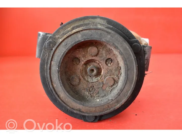 BMW 3 E36 Ilmastointilaitteen kompressorin pumppu (A/C) 8386650