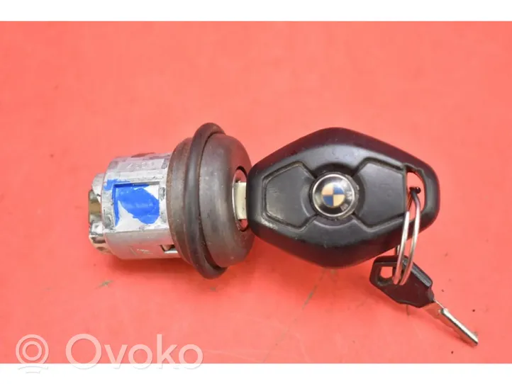 BMW 5 E39 Ignition lock 1095820