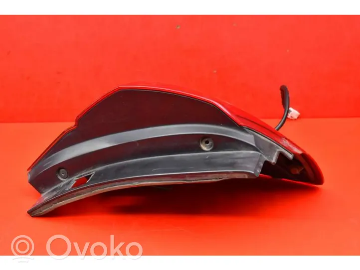 Subaru Legacy Lampa tylna 220-20792