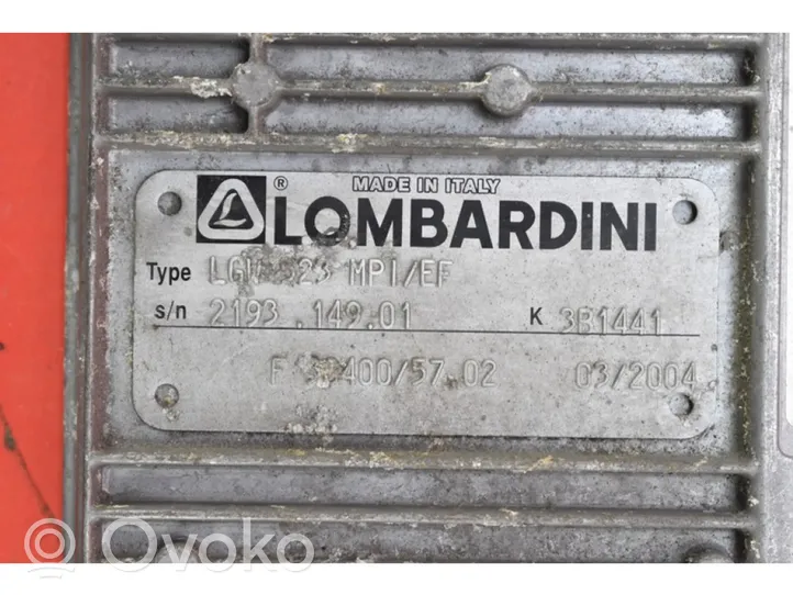 AC 428 Komputer / Sterownik ECU silnika 8200153834