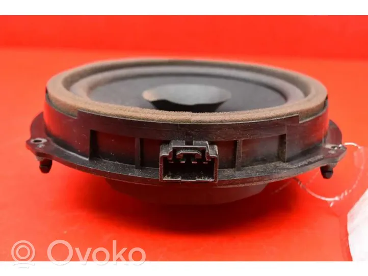 Ford Fiesta Subwoofer-bassokaiutin AA6T-18808-CA