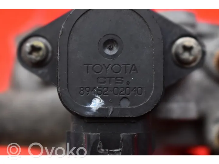 Toyota Corolla E120 E130 Kaasuttimen ilmaläppärunko TOYOTA