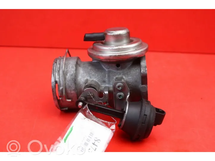 Audi A4 S4 B6 8E 8H Soupape vanne EGR 038131501AL