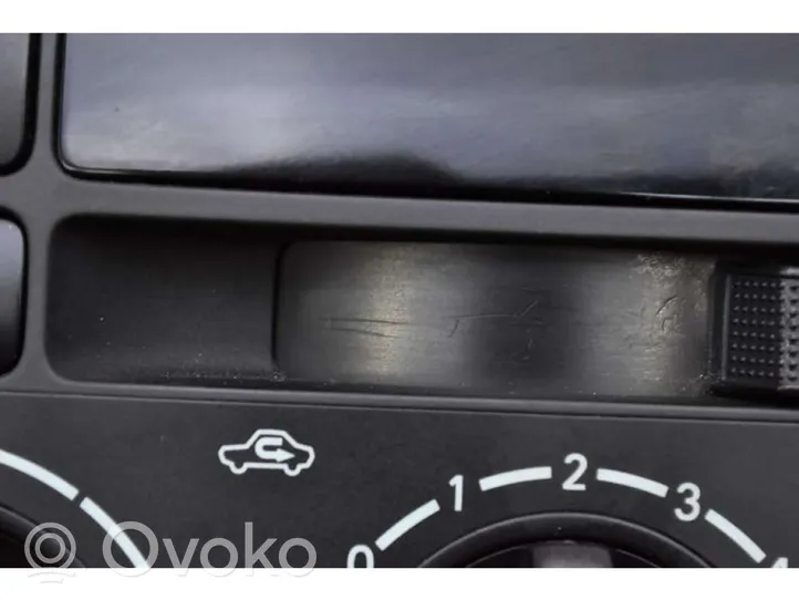 Toyota Corolla E120 E130 Panel klimatyzacji 55411-02180