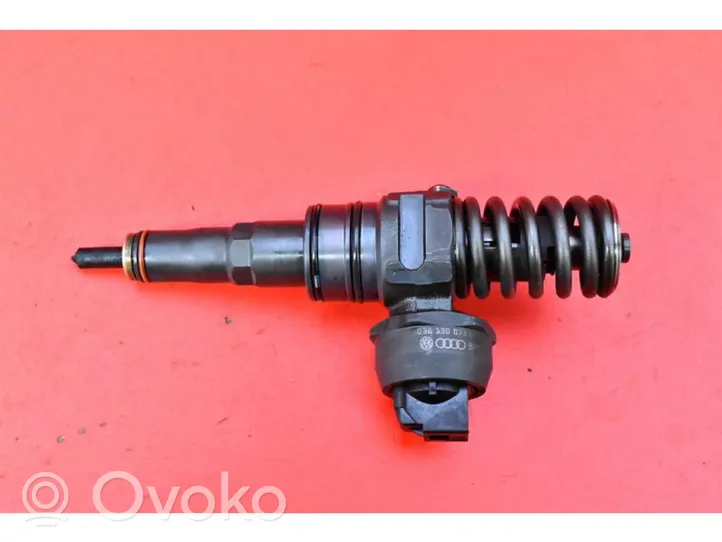 Volkswagen Polo IV 9N3 Injecteur de carburant 038130073BN