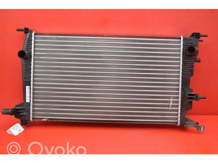 Renault Megane III Radiateur de refroidissement 637647