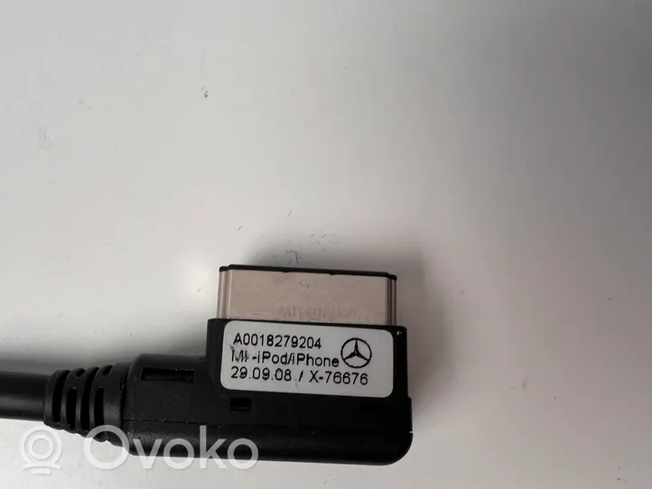 Mercedes-Benz E W212 Prise interface port USB auxiliaire, adaptateur iPod 