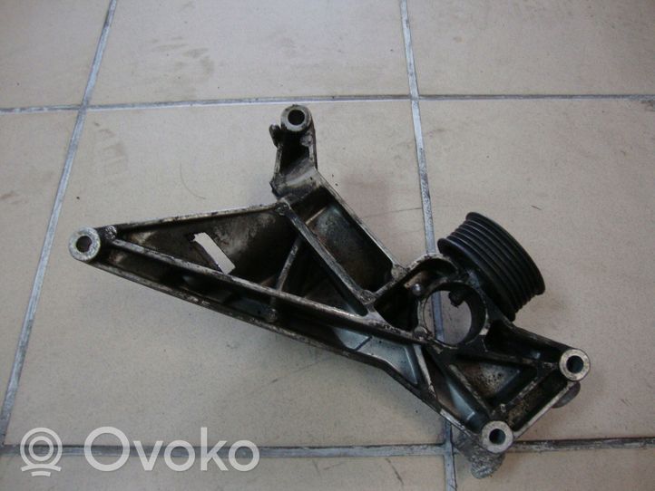 Saab 9-5 Support de générateur / alternateur 55564667