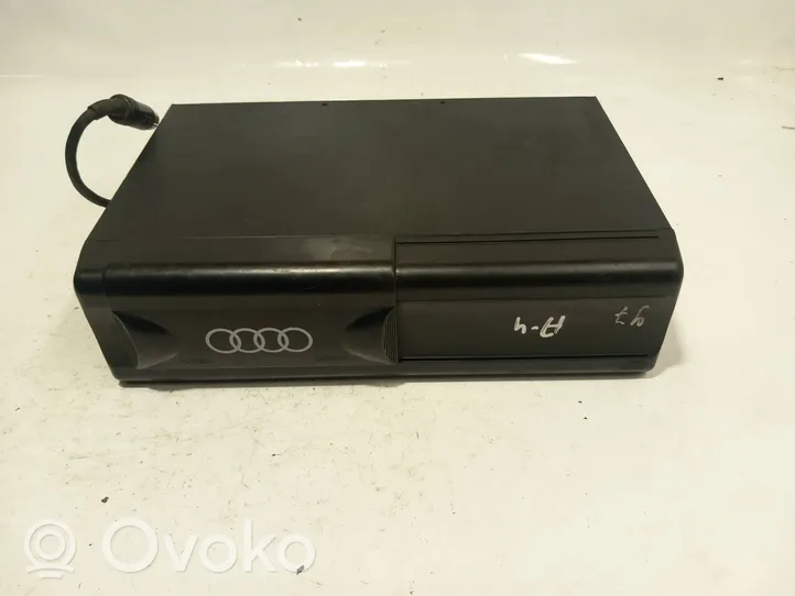 Audi A4 S4 B5 8D Caricatore CD/DVD 8D9035111