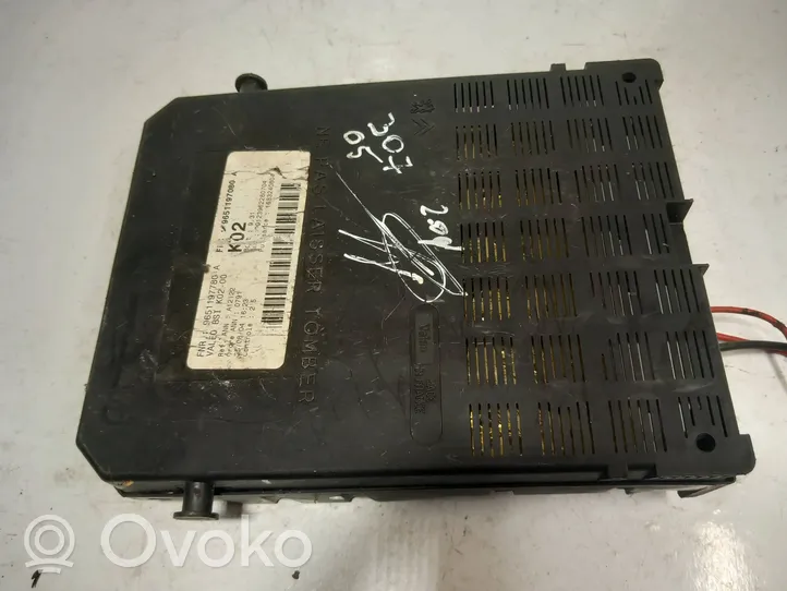 Peugeot 307 Module de fusibles 9651197080A