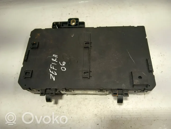 Opel Zafira B Module de fusibles 5DK00866953