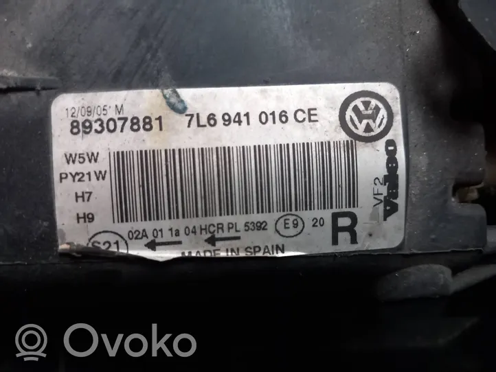 Volkswagen Touareg I Lampa przednia 7L6941016CE