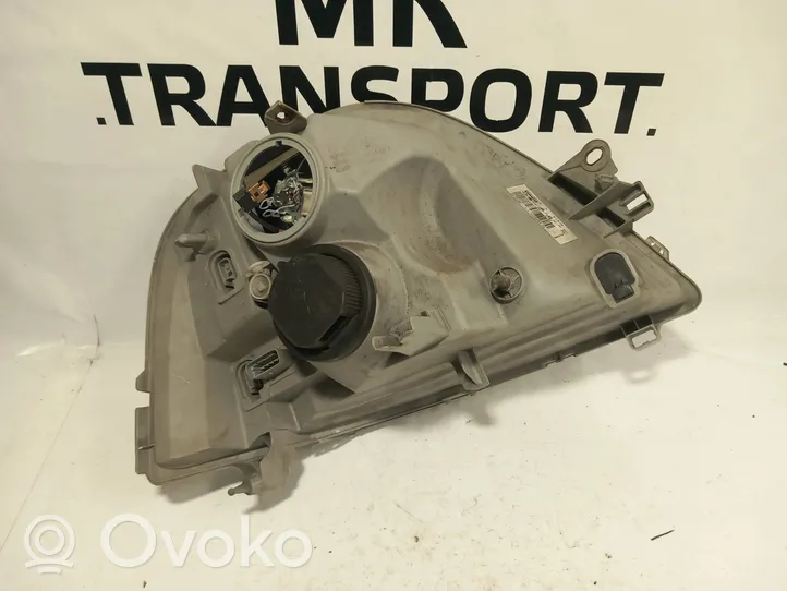 Opel Movano A Lampa przednia 8200163519