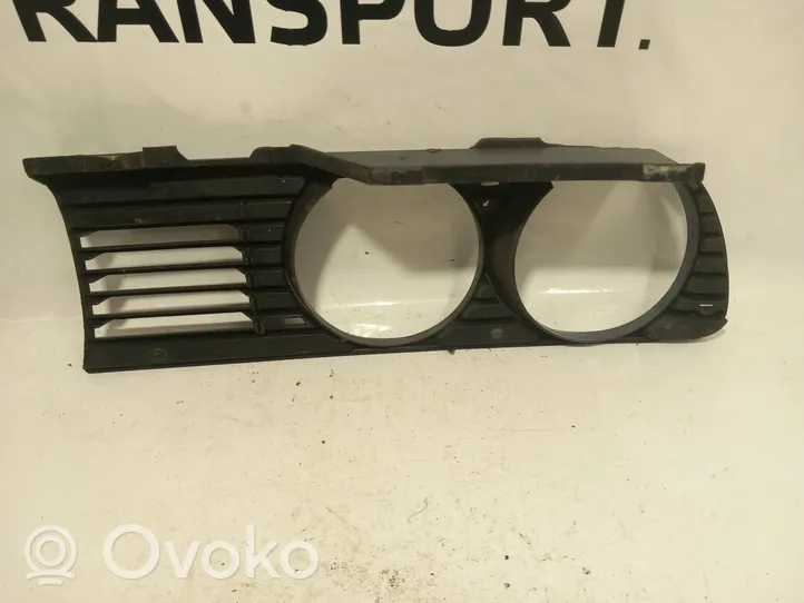 BMW 3 E30 Moulure sous phares 18760920