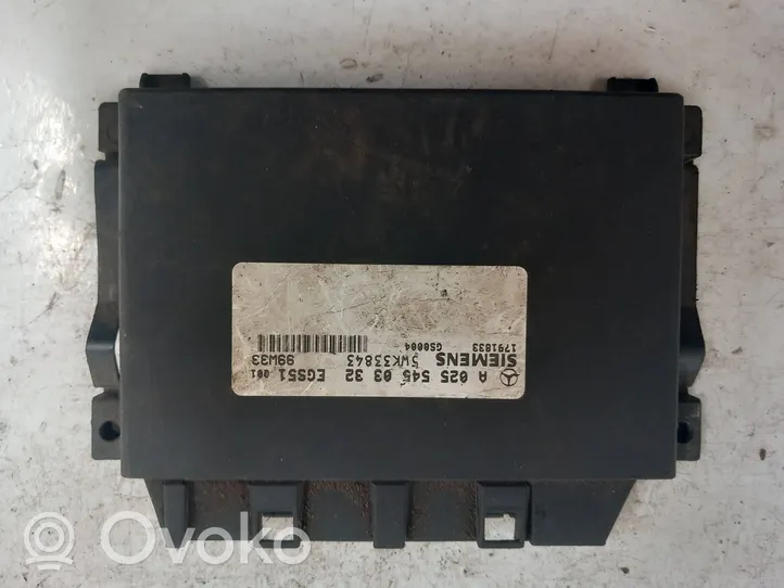 Mercedes-Benz E W211 Module de contrôle de boîte de vitesses ECU A0255450332