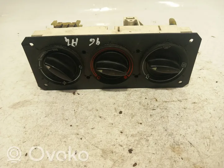 Audi A4 S4 B5 8D Climate control unit 