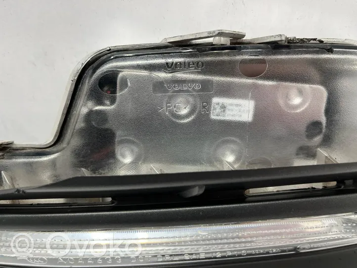 Volvo V60 Lampa przednia 31420239