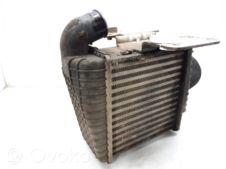 Hyundai Trajet Chłodnica powietrza doładowującego / Intercooler 2827027110