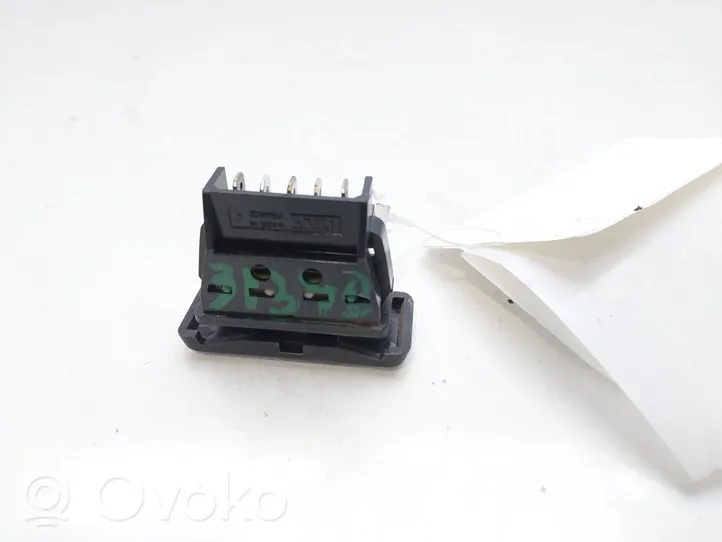 Citroen BX Electric window control switch 96048371