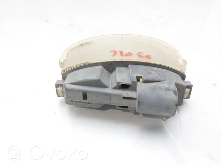 Renault Clio II Lampa oświetlenia tylnej tablicy rejestracyjnej 7700410754