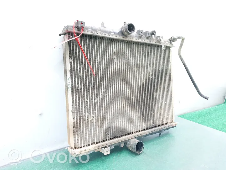 Peugeot 406 Radiateur de refroidissement 9635989980