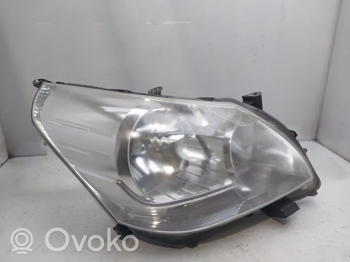 Toyota Verso Phare frontale 811100F090