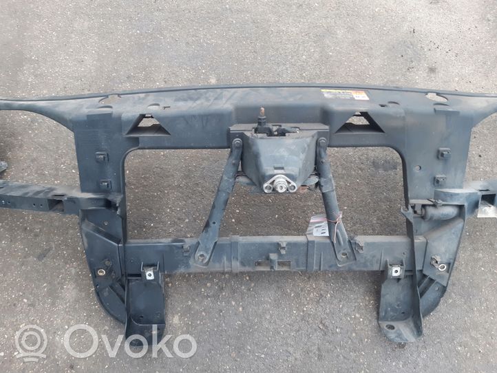 Ford Mondeo Mk III Staffa di montaggio del radiatore  1S7X8242G0C