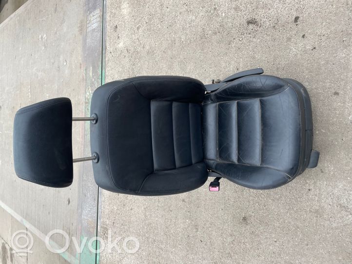 Volkswagen Jetta IV Fotele / Kanapa / Komplet 
