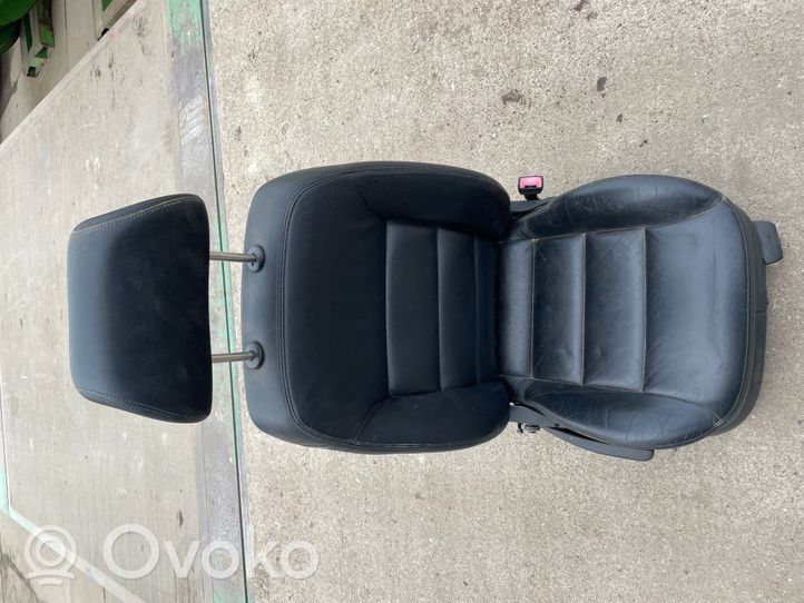 Volkswagen Jetta IV Fotel przedni pasażera 
