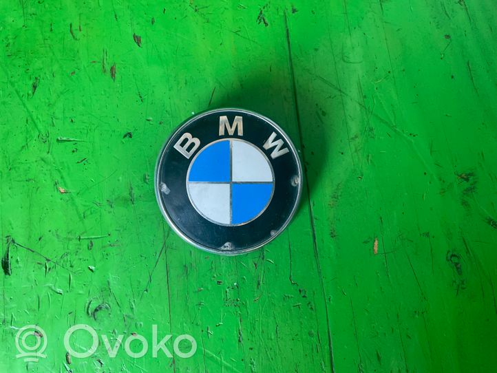 BMW 3 E46 Gamintojo ženkliukas 8240128