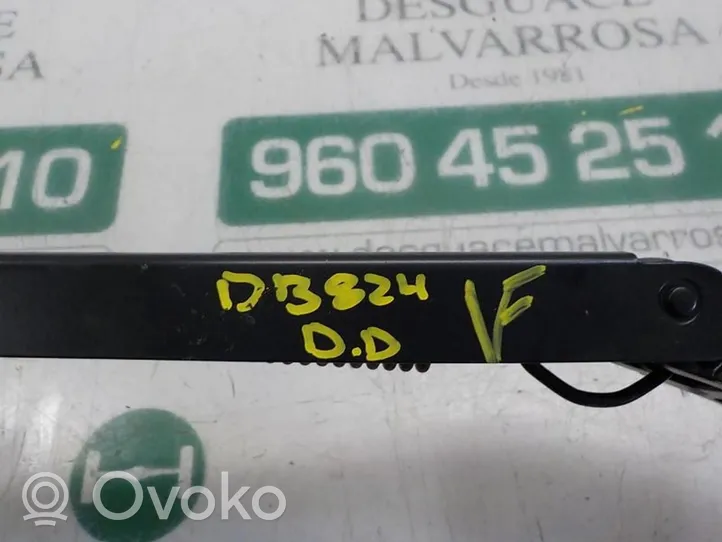 KIA Rio Ramię wycieraczki szyby przedniej / czołowej 983211W000