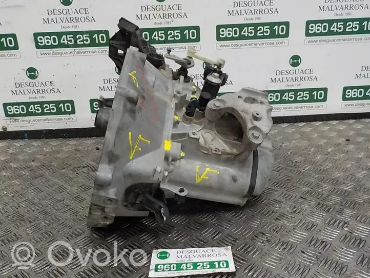 Peugeot 208 Mechaninė 5 pavarų dėžė 9803846280