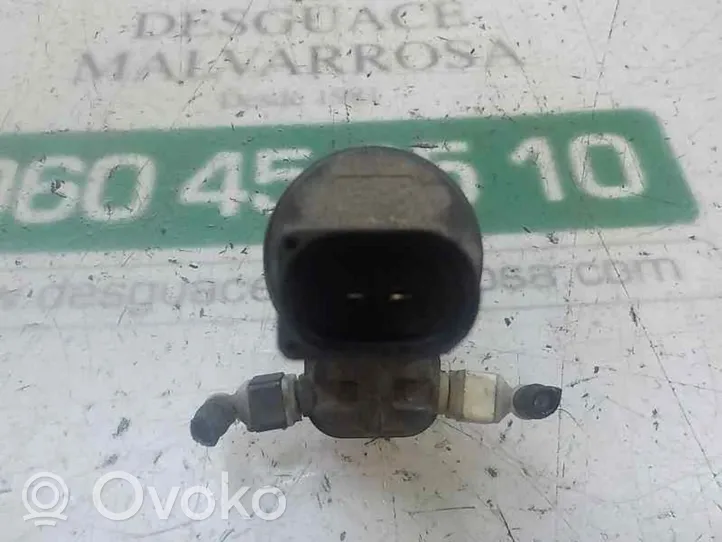 Volkswagen Tiguan Pompa spryskiwacza szyby przedniej / czołowej 1K6955651