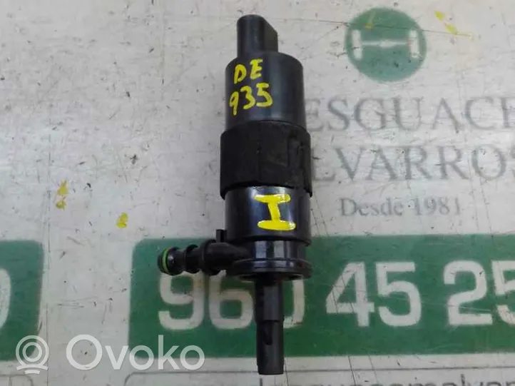 Audi Q5 SQ5 Tuulilasi tuulilasinpesimen pumppu 3B7955681