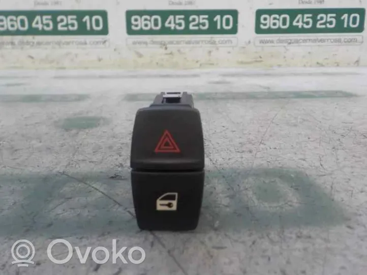 BMW 1 E82 E88 Hazard light switch 61319231786