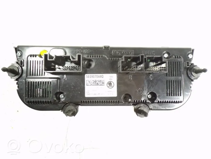 Skoda Octavia Mk3 (5E) Panel klimatyzacji 5E0907044QYMS