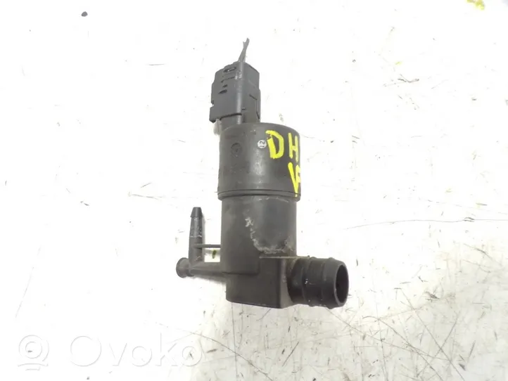 Opel Movano B Windscreen/windshield washer pump 9109904