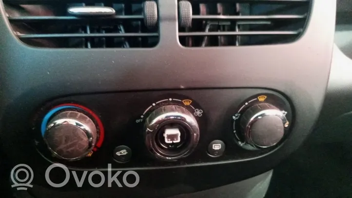 Renault Clio IV Moduł / Sterownik klimatyzacji 