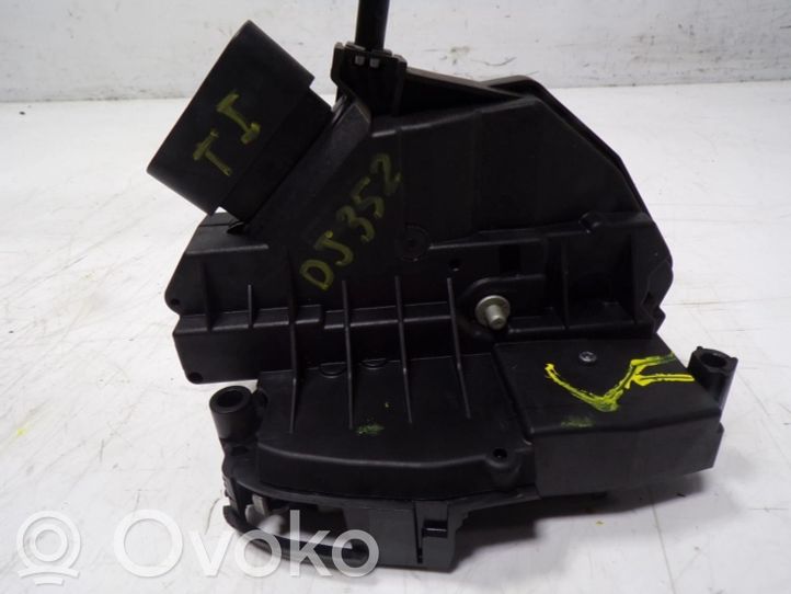 Ford Tourneo Rear door lock 2229969