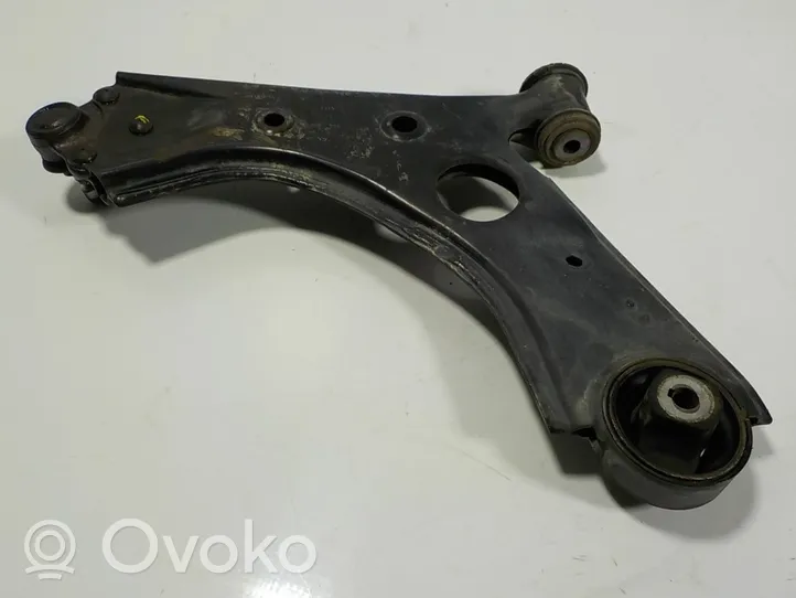 Opel Combo D Triangle bras de suspension inférieur avant 95514536