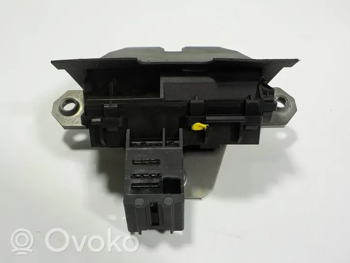 Volvo V40 Zamek klapy tylnej bagażnika 31335870