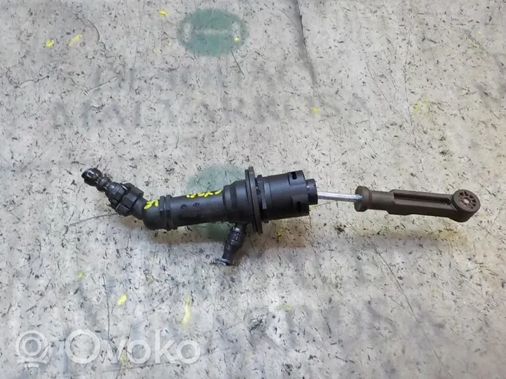 Dacia Lodgy Główny cylinder sprzęgła 306104118R