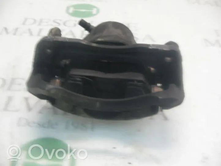 Hyundai Accent Pinza del freno anteriore 5818025A00