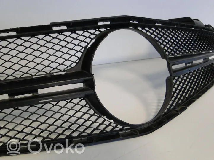 Mercedes-Benz SL AMG R231 Grille calandre supérieure de pare-chocs avant A2318850560