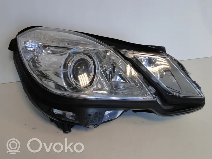 Mercedes-Benz E W212 Lampa przednia 2128205861