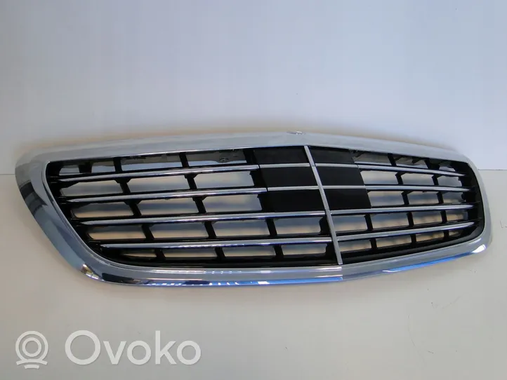 Mercedes-Benz S W222 Maskownica / Grill / Atrapa górna chłodnicy A2228800883