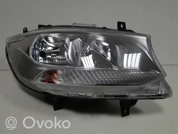 Mercedes-Benz Sprinter W907 W910 Lampa przednia A9109060100